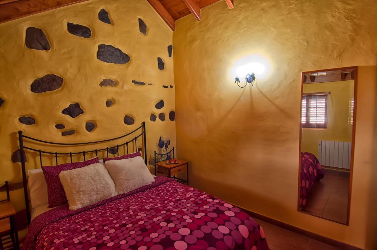 Casas Lola y Rafael B Guest House Moya  Exterior foto