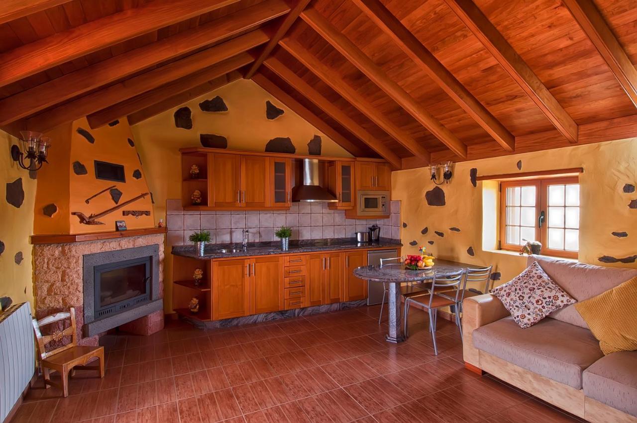 Casas Lola y Rafael B Guest House Moya  Exterior foto