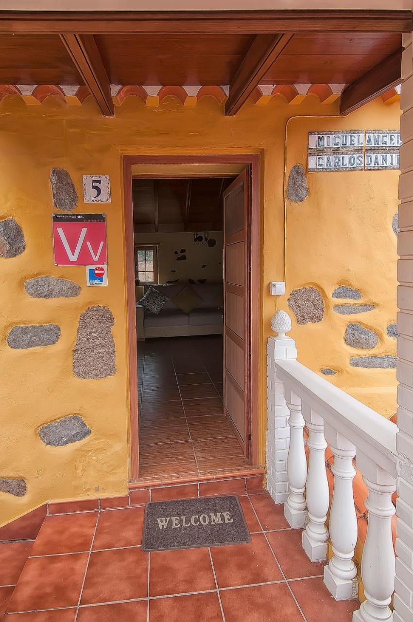 Casas Lola y Rafael B Guest House Moya  Exterior foto