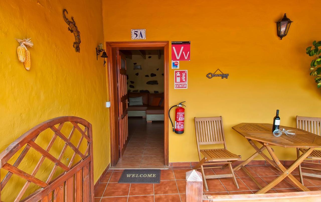 Casas Lola y Rafael B Guest House Moya  Exterior foto