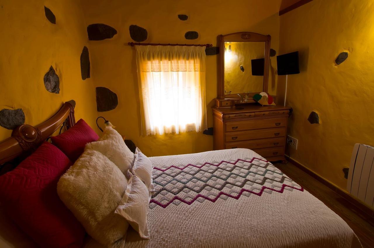 Casas Lola y Rafael B Guest House Moya  Exterior foto