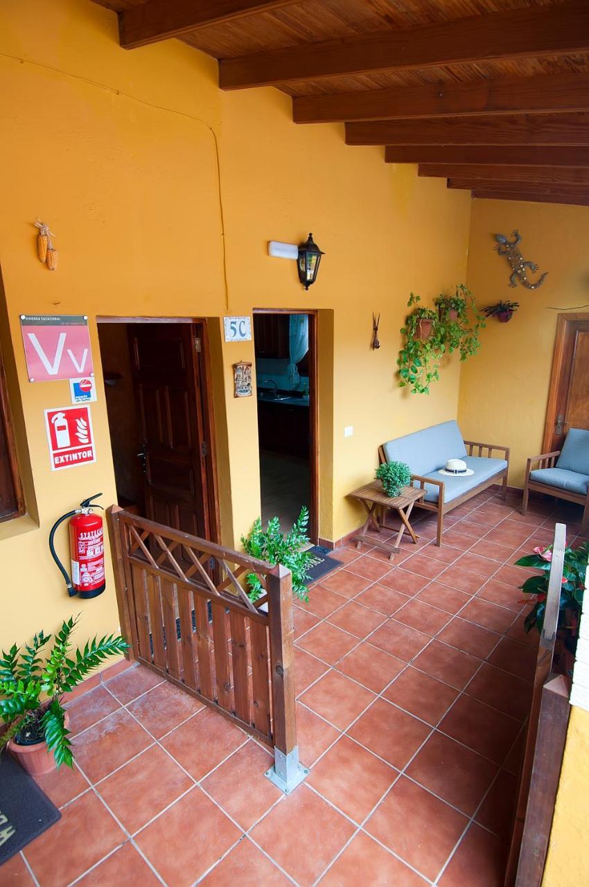 Casas Lola y Rafael B Guest House Moya  Exterior foto